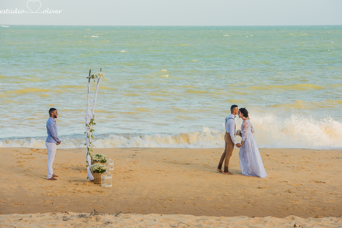 casamento em trancoso,  elopement wedding arraial d´juda, , pre casamento diferente,  casamento na praia arraial d'juda , elopement wedding wedding , Beach praia, maquiagem de noiva,  tipo de buque , trancoso, casamento em tranco,  vestido de noiva, bride