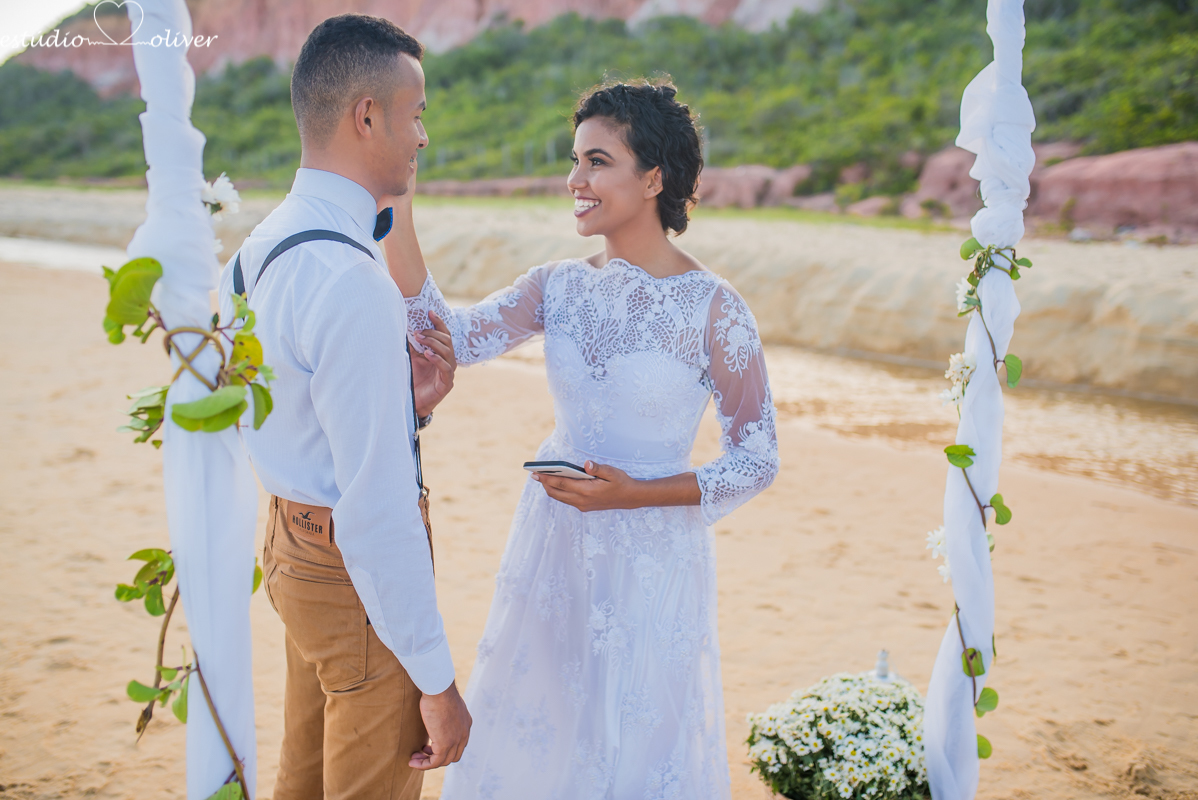 casamento em trancoso,  elopement wedding arraial d´juda, , pre casamento diferente,  casamento na praia arraial d'juda , elopement wedding wedding , Beach praia, maquiagem de noiva,  tipo de buque , trancoso, casamento em tranco,  vestido de noiva, bride