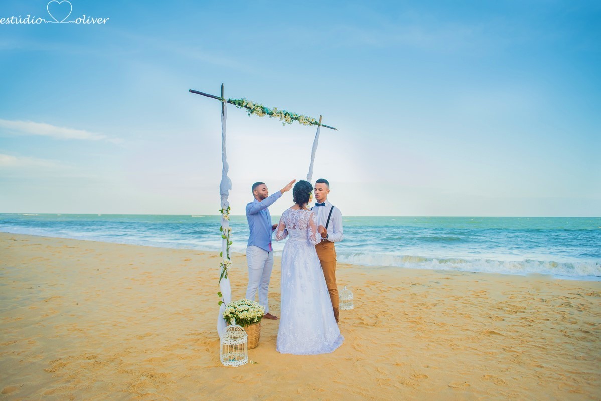 casamento em trancoso,  elopement wedding arraial d´juda, , pre casamento diferente,  casamento na praia arraial d'juda , elopement wedding wedding , Beach praia, maquiagem de noiva,  tipo de buque , trancoso, casamento em tranco,  vestido de noiva, bride