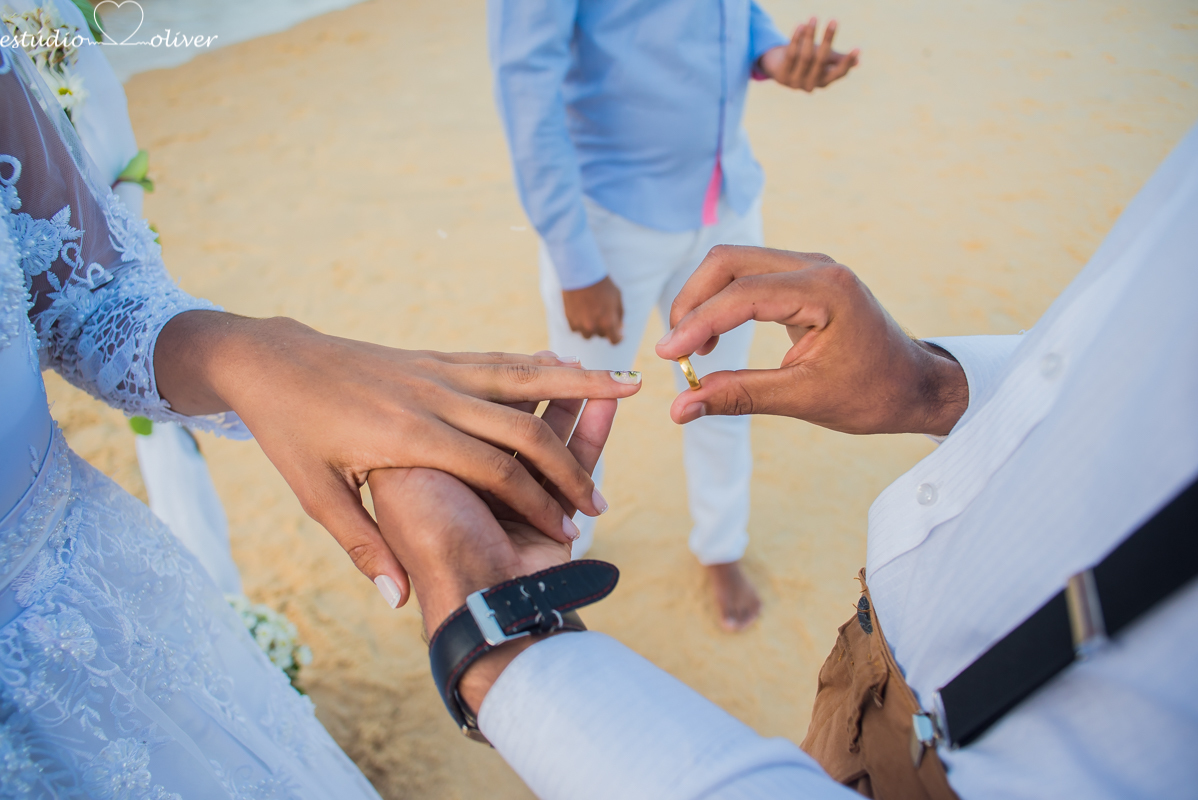 casamento em trancoso,  elopement wedding arraial d´juda, , pre casamento diferente,  casamento na praia arraial d'juda , elopement wedding wedding , Beach praia, maquiagem de noiva,  tipo de buque , trancoso, casamento em tranco,  vestido de noiva, bride