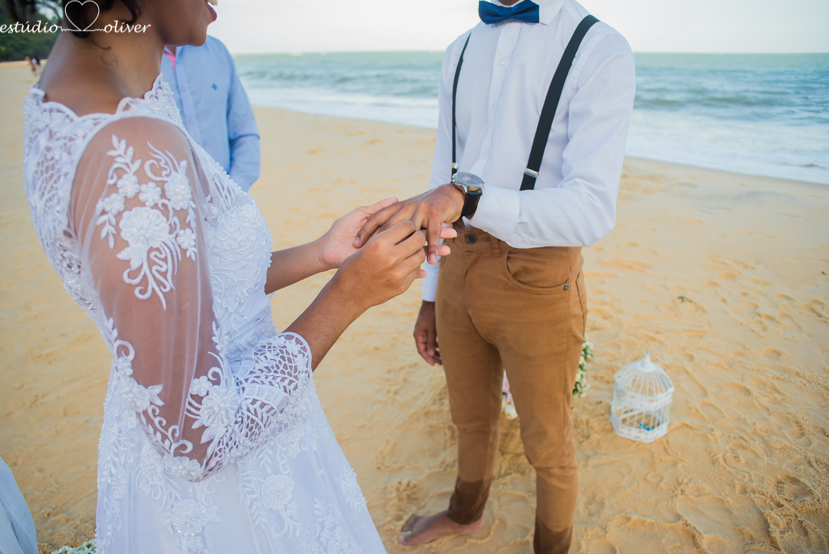 casamento em trancoso,  elopement wedding arraial d´juda, , pre casamento diferente,  casamento na praia arraial d'juda , elopement wedding wedding , Beach praia, maquiagem de noiva,  tipo de buque , trancoso, casamento em tranco,  vestido de noiva, bride