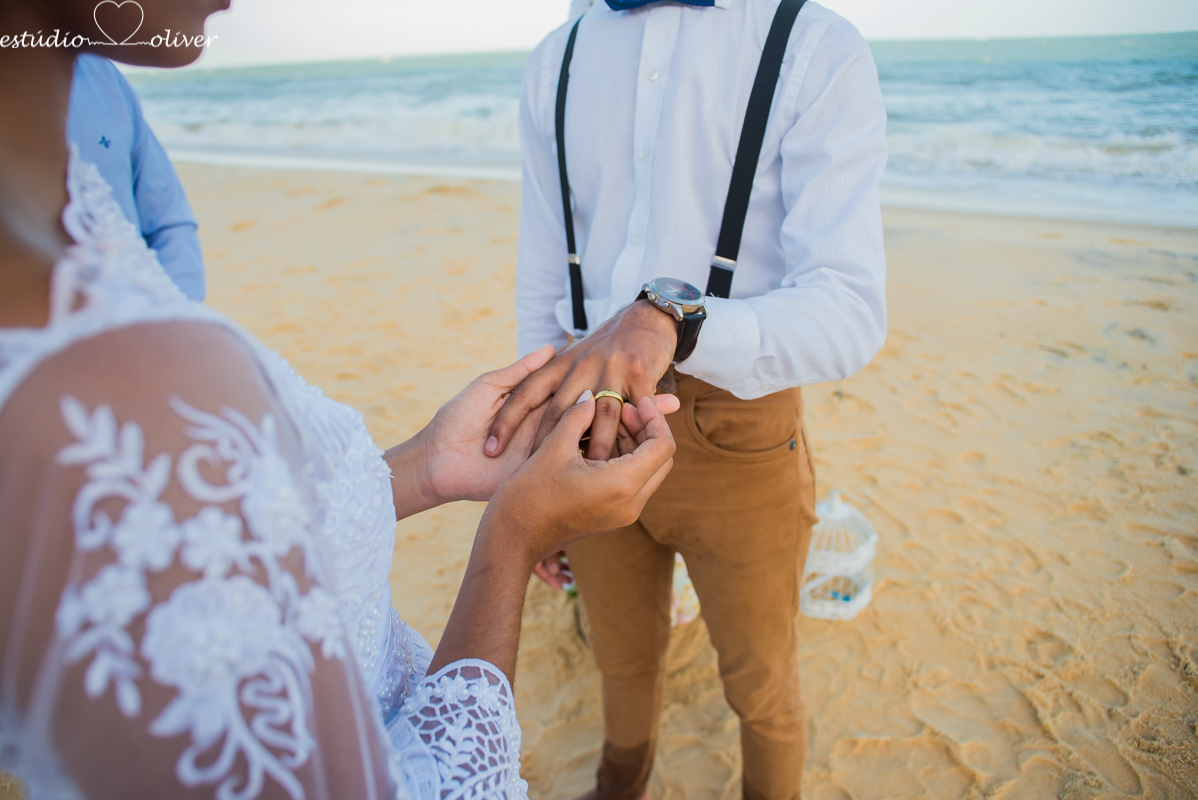 casamento em trancoso,  elopement wedding arraial d´juda, , pre casamento diferente,  casamento na praia arraial d'juda , elopement wedding wedding , Beach praia, maquiagem de noiva,  tipo de buque , trancoso, casamento em tranco,  vestido de noiva, bride