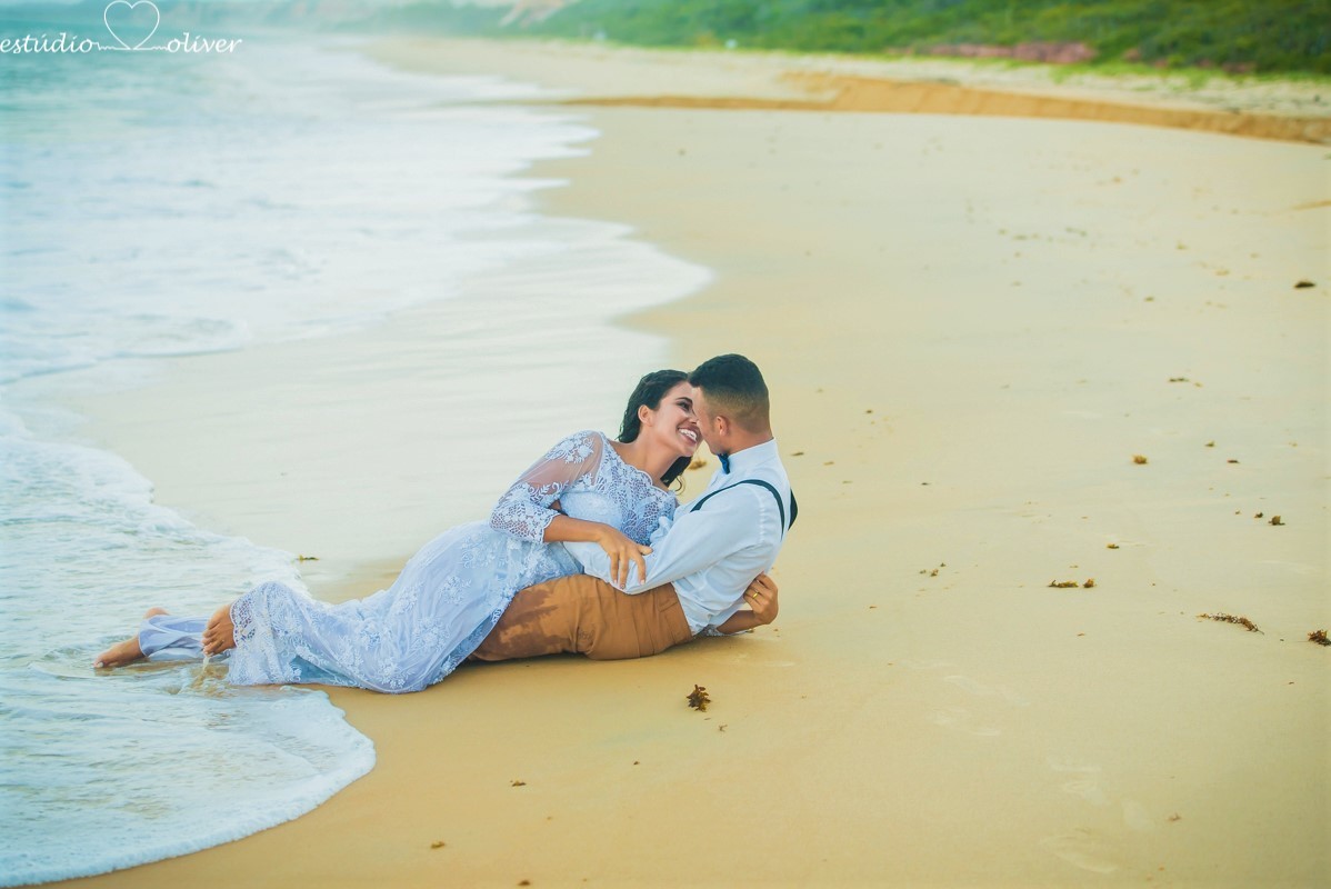casamento em trancoso,  elopement wedding arraial d´juda, , pre casamento diferente,  casamento na praia arraial d'juda , elopement wedding wedding , Beach praia, maquiagem de noiva,  tipo de buque , trancoso, casamento em tranco,  vestido de noiva, bride