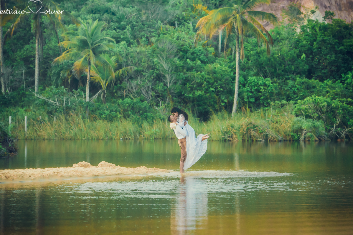 casamento em trancoso,  elopement wedding arraial d´juda, , pre casamento diferente,  casamento na praia arraial d'juda , elopement wedding wedding , Beach praia, maquiagem de noiva,  tipo de buque , trancoso, casamento em tranco,  vestido de noiva, bride