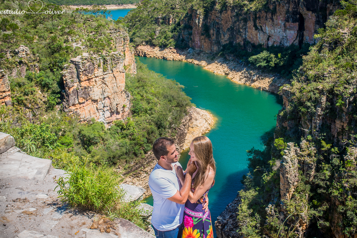 amor,casamento, cerimonia, wedding emoção,  Estudio Oliver, externas, festa, filmagem, foto, pre casamento capitolio furnas minas gerias belo horizonte, brasil apaixonados cachoeira , sorrisos,abraços, ensaio romantico  vestido de noiva