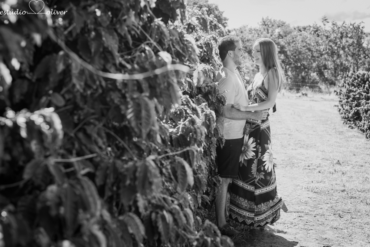 filmagem, foto, pre casamento capitolio furnas minas gerias belo horizonte, brasil apaixonados cachoeira , sorrisos,abraços, ensaio romantico  vestido de noiva