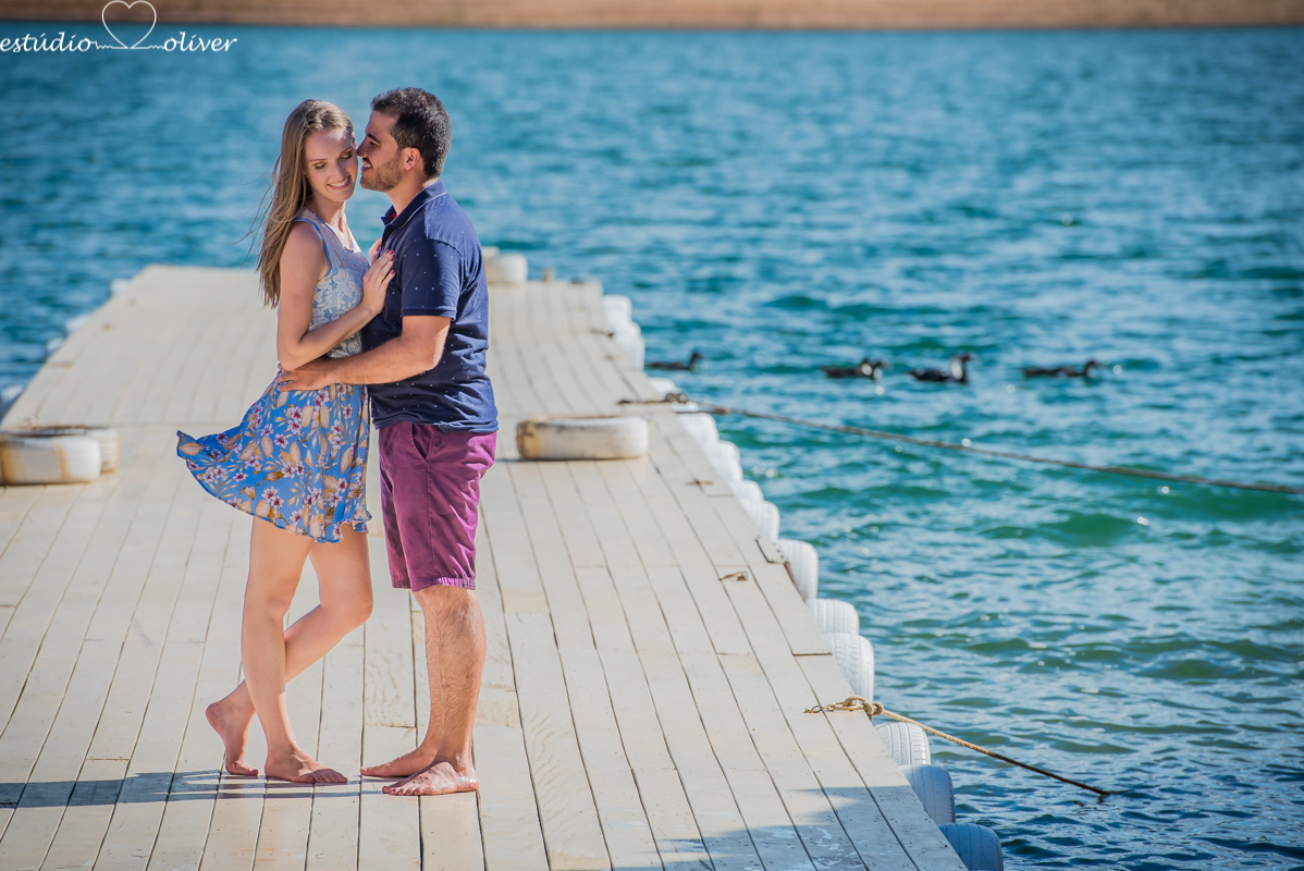 filmagem, foto, pre casamento capitolio furnas minas gerias belo horizonte, brasil apaixonados cachoeira , sorrisos,abraços, ensaio romantico  vestido de noiva