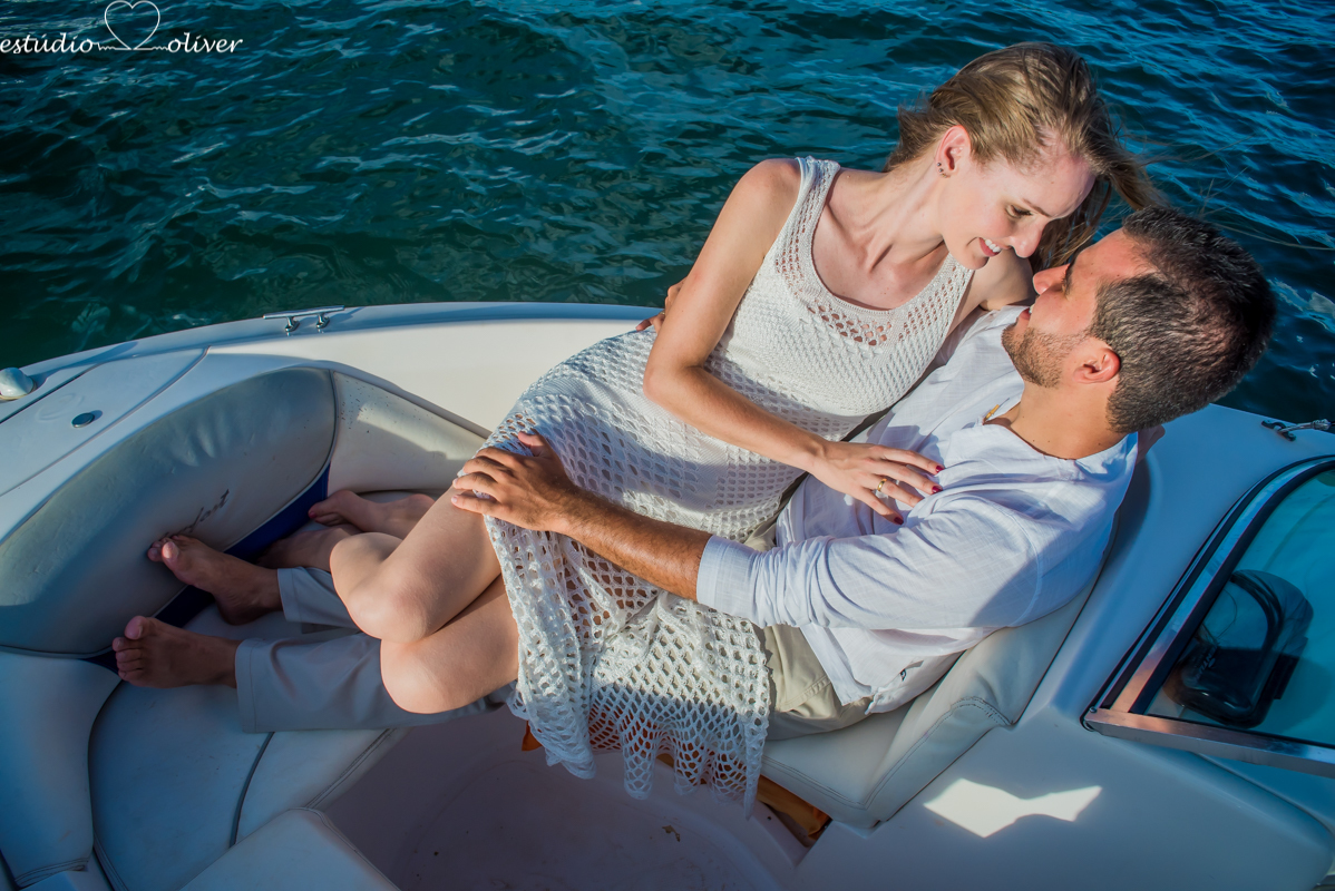 filmagem, foto, pre casamento capitolio furnas minas gerias belo horizonte, brasil apaixonados cachoeira , sorrisos,abraços, ensaio romantico  vestido de noiva