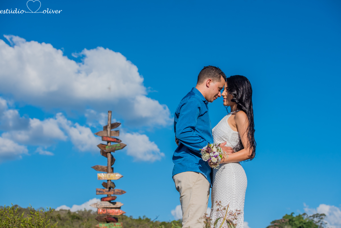 filmagem, foto, pre casamento capitolio furnas minas gerias belo horizonte, brasil apaixonados cachoeira , sorrisos,abraços, ensaio romantico  vestido de noivafilmagem, foto, pre casamento capitolio furnas minas gerias belo horizonte, brasil apaixonados c