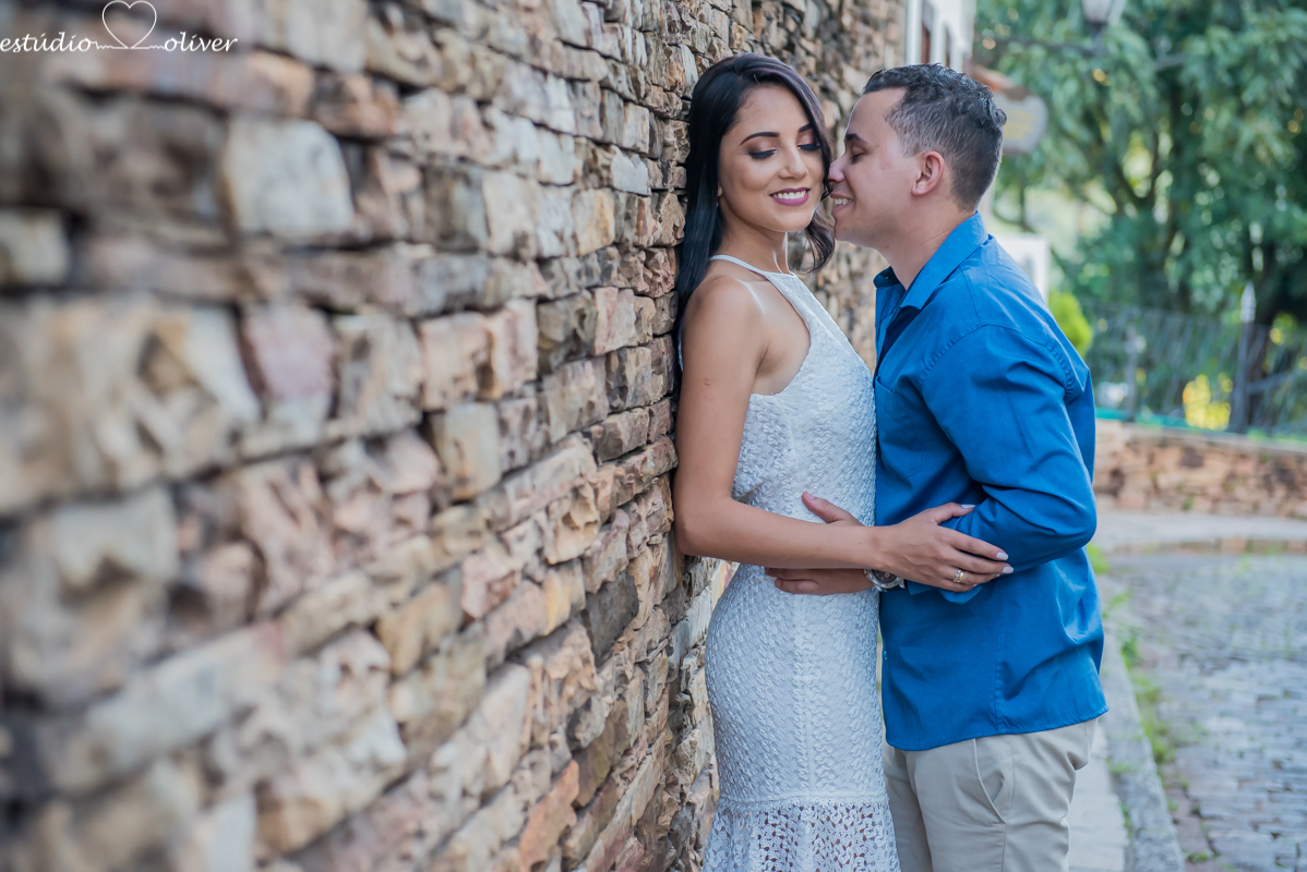 filmagem, foto, pre casamento capitolio furnas minas gerias belo horizonte, brasil apaixonados cachoeira , sorrisos,abraços, ensaio romantico  vestido de noiva
