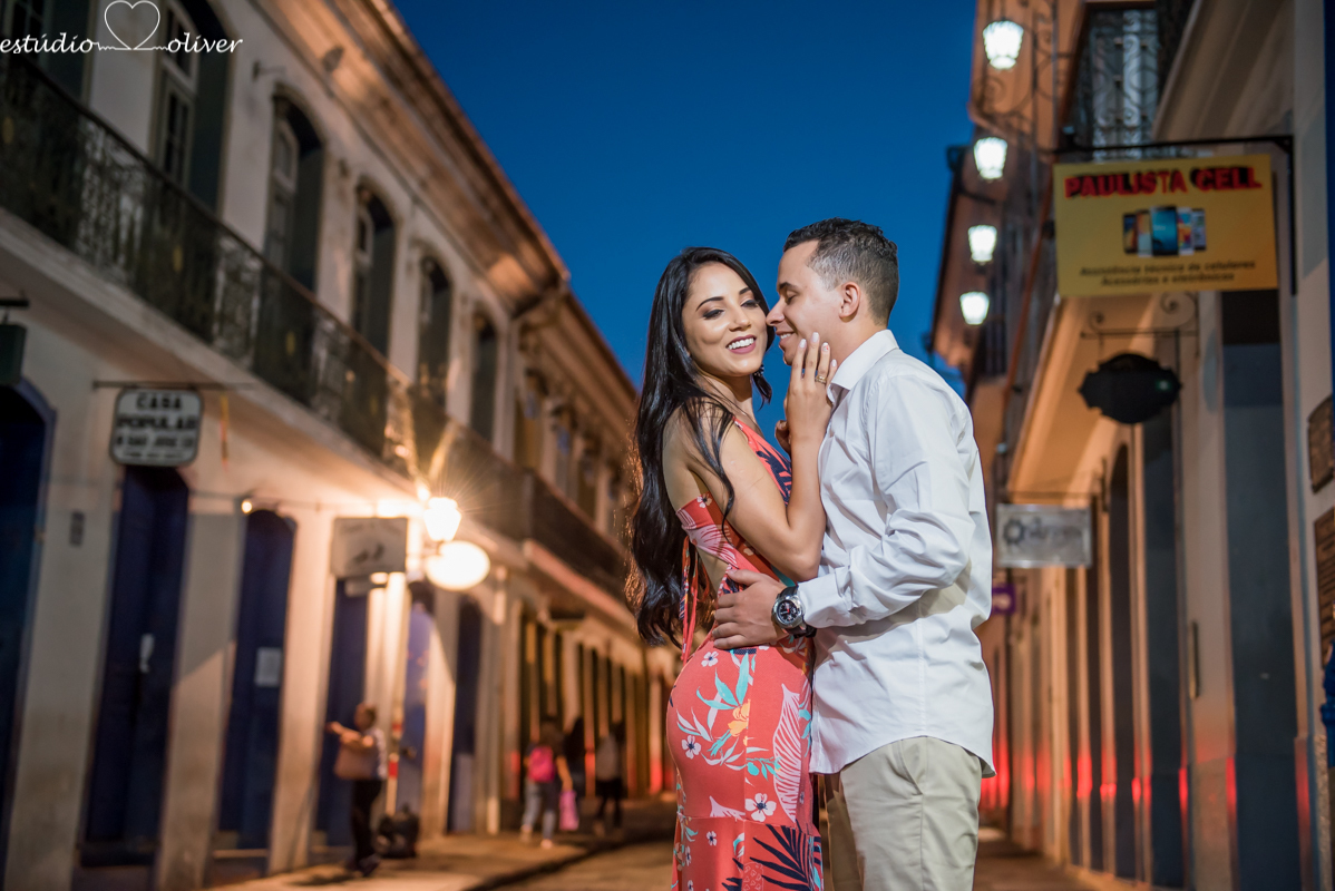 filmagem, foto, pre casamento capitolio furnas minas gerias belo horizonte, brasil apaixonados cachoeira , sorrisos,abraços, ensaio romantico  vestido de noiva