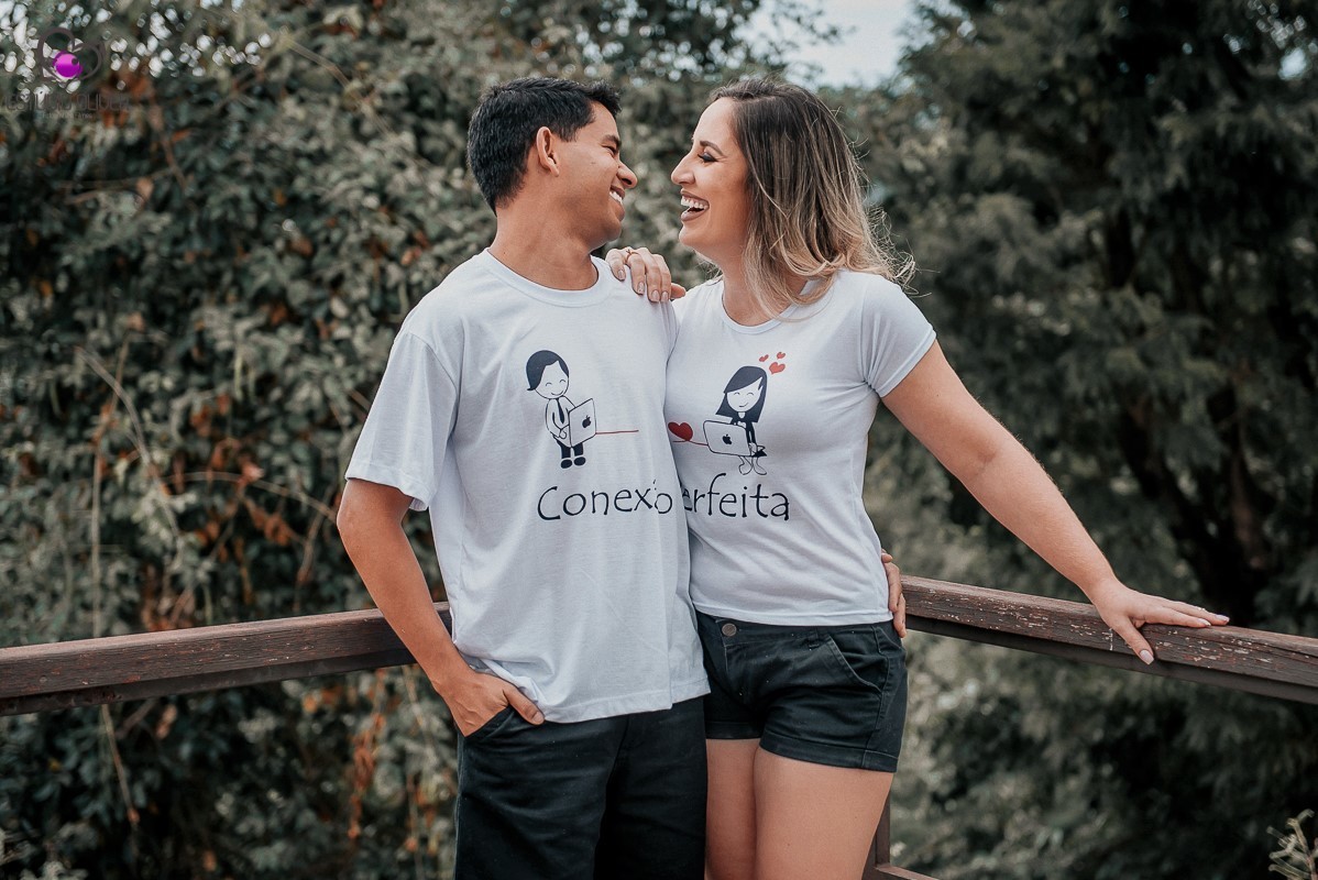 apaixonados, sorrisos,abraços, ensaio romantico ,blog casamento,vestido branco,