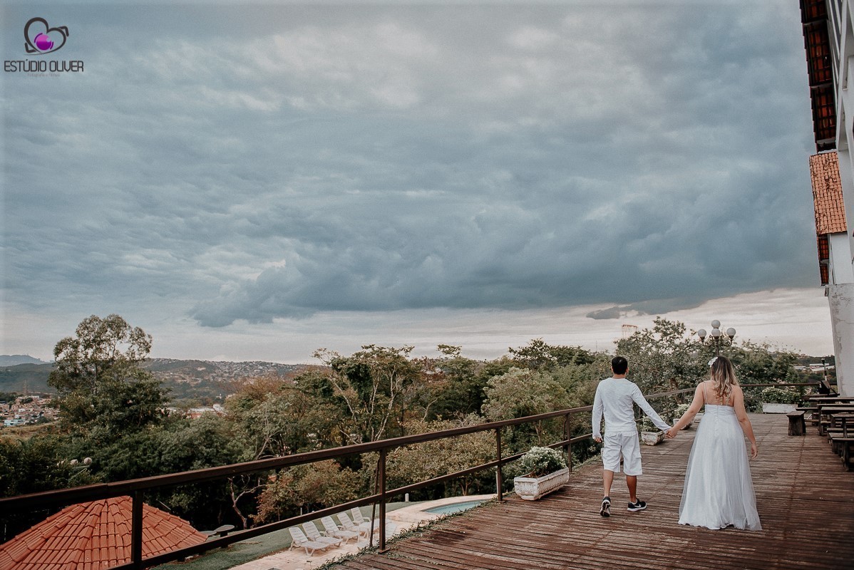 apaixonados, sorrisos,abraços, ensaio romantico ,blog casamento,vestido branco,