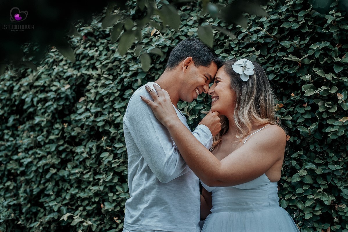 apaixonados, sorrisos,abraços, ensaio romantico ,blog casamento,vestido branco,apaixonados, sorrisos,abraços, ensaio romantico ,blog casamento,vestido branco,