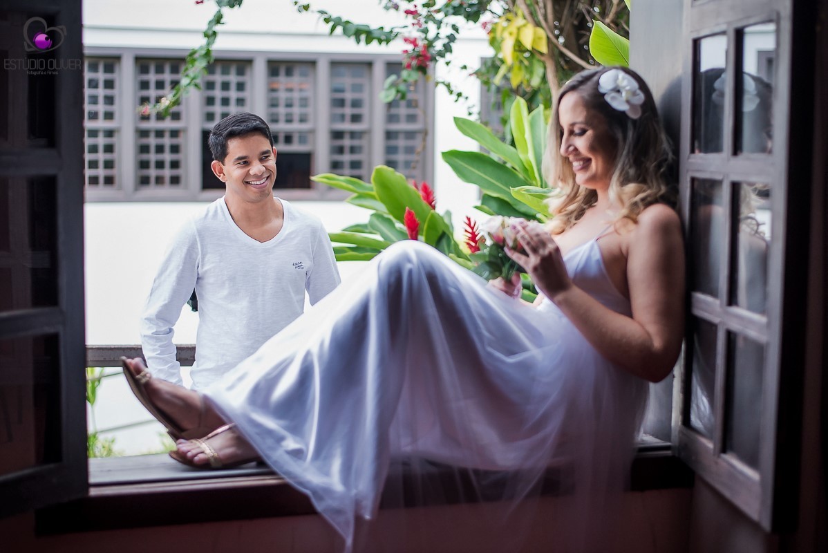 apaixonados, sorrisos,abraços, ensaio romantico ,blog casamento,vestido branco,