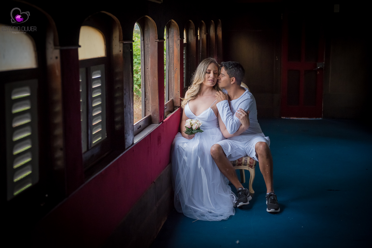 apaixonados, sorrisos,abraços, ensaio romantico ,blog casamento,vestido branco,