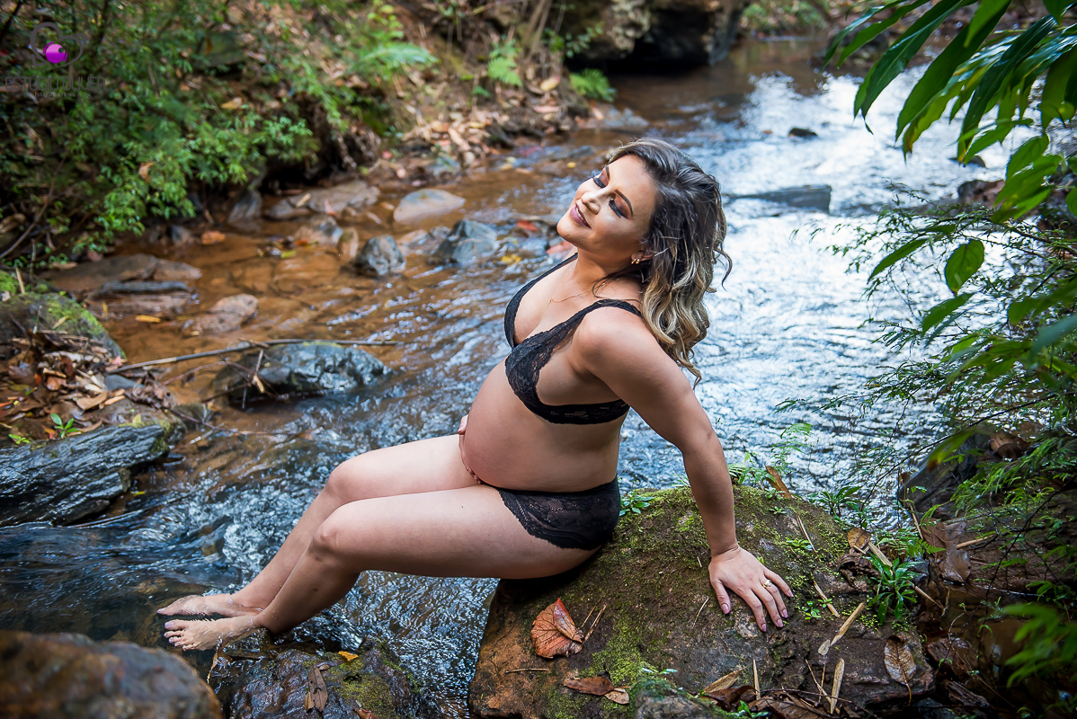 fotografo de gestante em belo horizonte , ensaio intimista , gestante de lingerie , caete , bouganville farm 