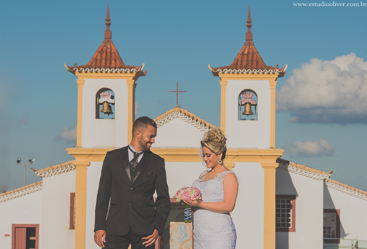 estudio oliver, fotos serra da piedade, fotografo de casamento, fotografo em bh, fotografia criativa, vestido de noiva, terno de noivo, vestido bonito, vestido de noiva moderno, buque colorido, buque rosa, fotos externas, pos casamento, pos wedding, bride