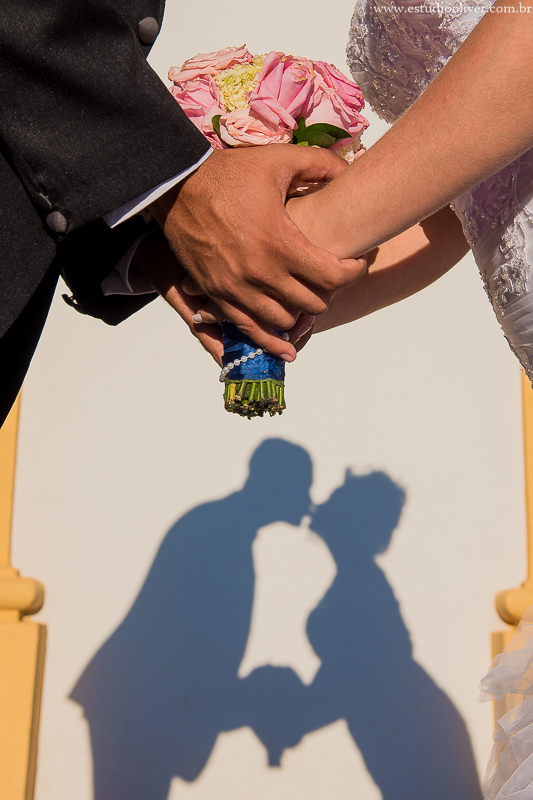 estudio oliver, fotos serra da piedade, fotografo de casamento, fotografo em bh, fotografia criativa, vestido de noiva, terno de noivo, vestido bonito, vestido de noiva moderno, buque colorido, buque rosa, fotos externas, pos casamento, pos wedding, bride