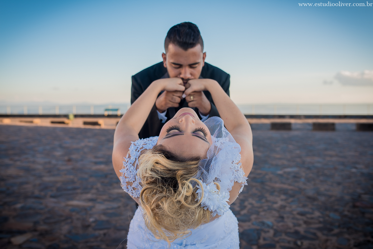 estudio oliver, fotos serra da piedade, fotografo de casamento, fotografo em bh, fotografia criativa, vestido de noiva, terno de noivo, vestido bonito, vestido de noiva moderno, buque colorido, buque rosa, fotos externas, pos casamento, pos wedding, bride