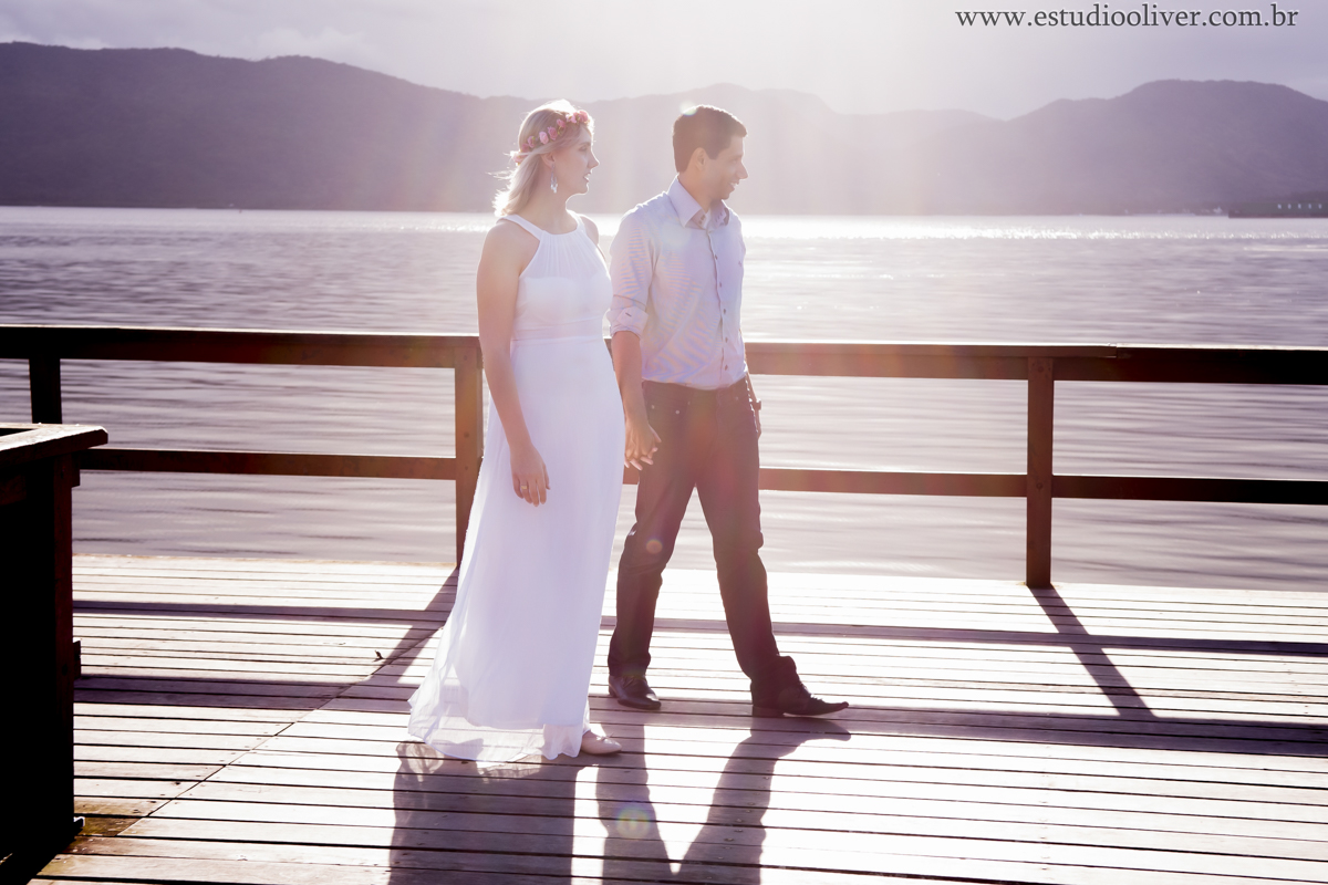 pre wedding, wedding, pre casamento, fotos de pre casamento, fotos de pre wedding, fotos de casamento na cidade São francisco do Sul SC, casamento em  São francisco do Sul SC , fotos românticas,  fotos despojadas, fotos de casal, fotos