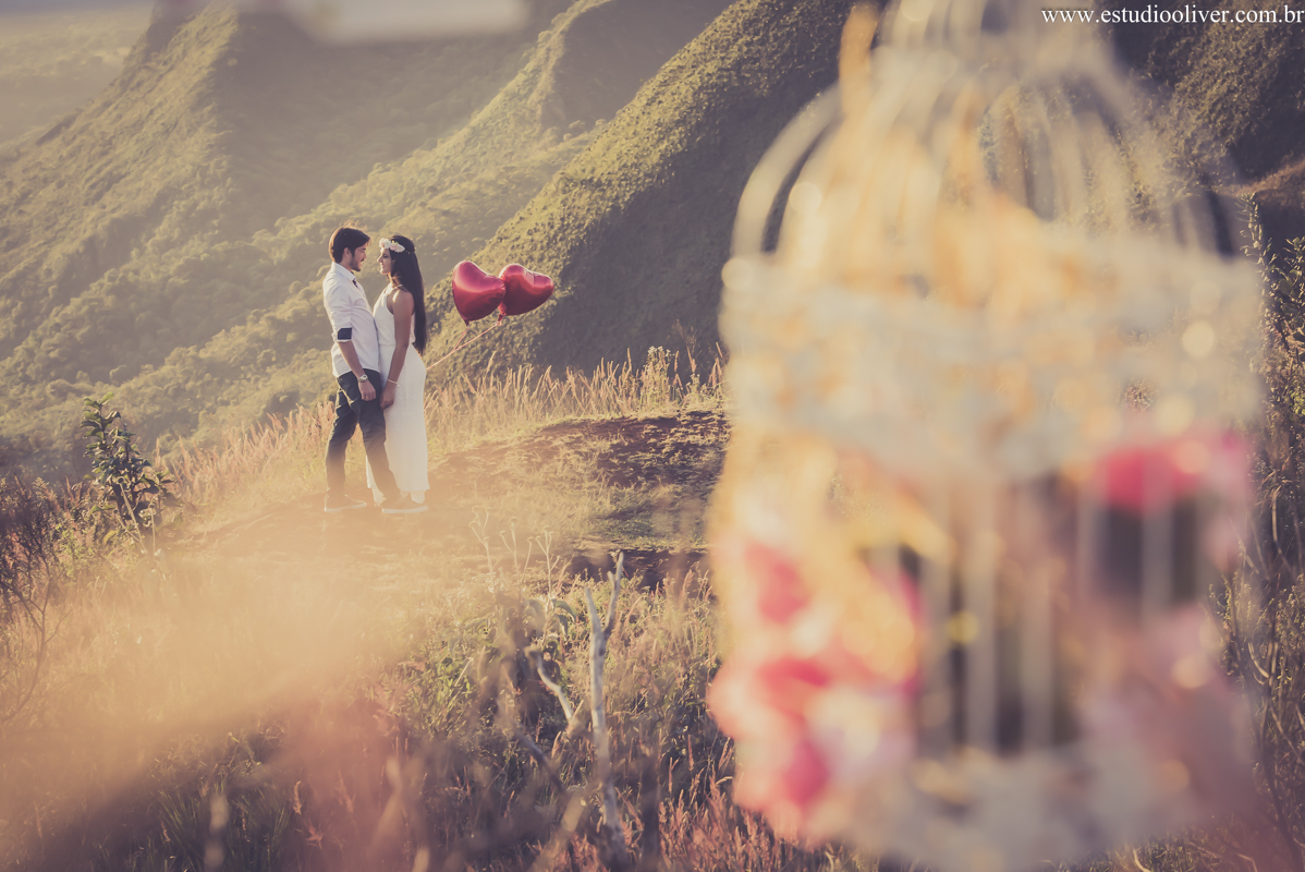 pre wedding, wedding, pre casamento, fotos de pre casamento, fotos de pre wedding, fotos de casamento na cidade Nova lima , casamento em nova lima , fotos românticas,  fotos despojadas, fotos de casal, fotos em topo do mundo, sessão fotogr&aa
