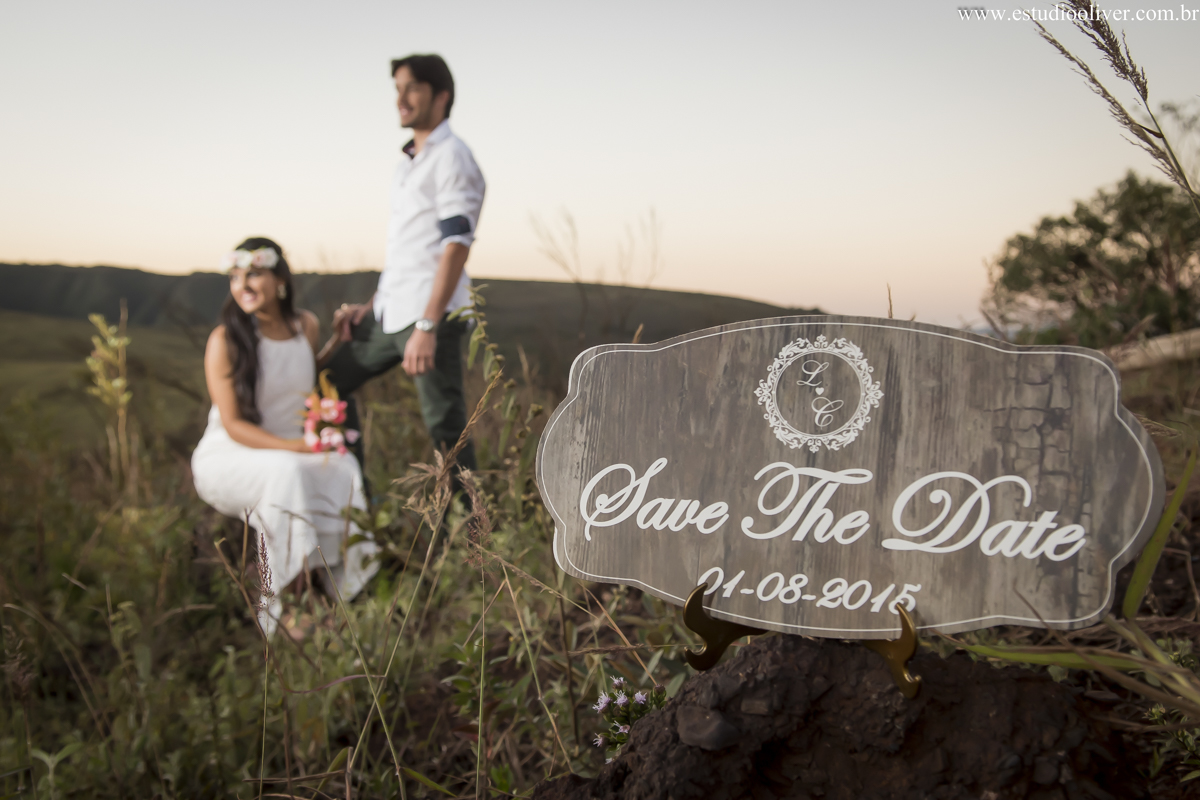 pre wedding, wedding, pre casamento, fotos de pre casamento, fotos de pre wedding, fotos de casamento na cidade Nova lima , casamento em nova lima , fotos românticas,  fotos despojadas, fotos de casal, fotos em topo do mundo, sessão fotogr&aa