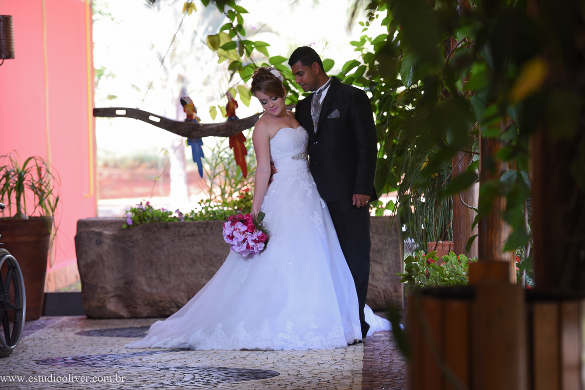 pos wedding, wedding, pos casamento, fotos depois casamento, fotos de ensaio pos casamento, fotos de casamento no leite ao pe da vaca, casamento em  serra do cipo , fotos românticas,  fotos despojadas, fotos de casal na no leite ao pe da vaca, fotos