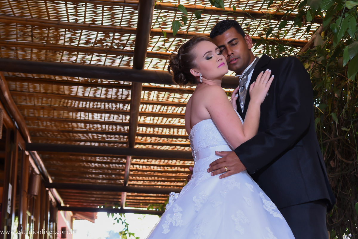 pos wedding, wedding, pos casamento, fotos depois casamento, fotos de ensaio pos casamento, fotos de casamento no leite ao pe da vaca, casamento em  serra do cipo , fotos românticas,  fotos despojadas, fotos de casal na no leite ao pe da vaca, fotos