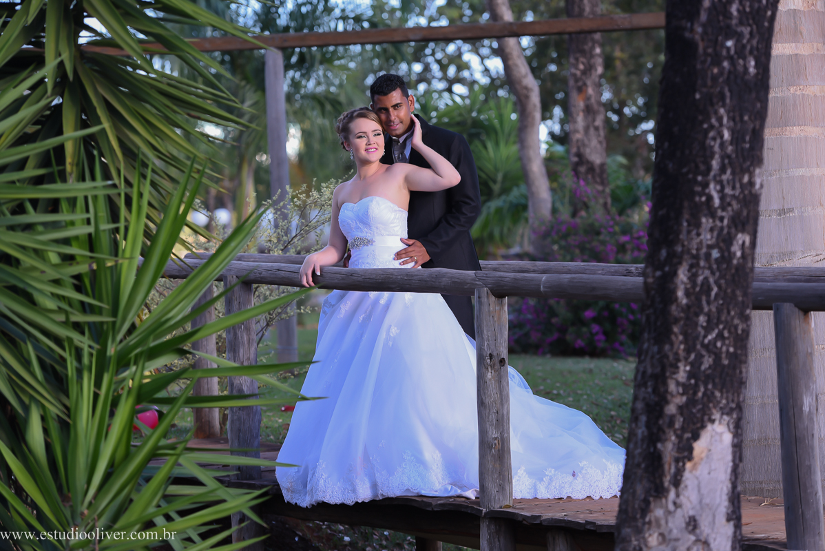 pos wedding, wedding, pos casamento, fotos depois casamento, fotos de ensaio pos casamento, fotos de casamento no leite ao pe da vaca, casamento em  serra do cipo , fotos românticas,  fotos despojadas, fotos de casal na no leite ao pe da vaca, fotos