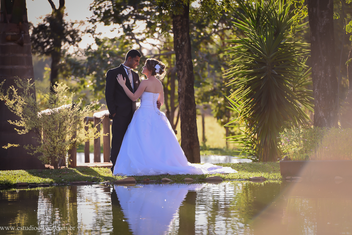 pos wedding, wedding, pos casamento, fotos depois casamento, fotos de ensaio pos casamento, fotos de casamento no leite ao pe da vaca, casamento em  serra do cipo , fotos românticas,  fotos despojadas, fotos de casal na no leite ao pe da vaca, fotos