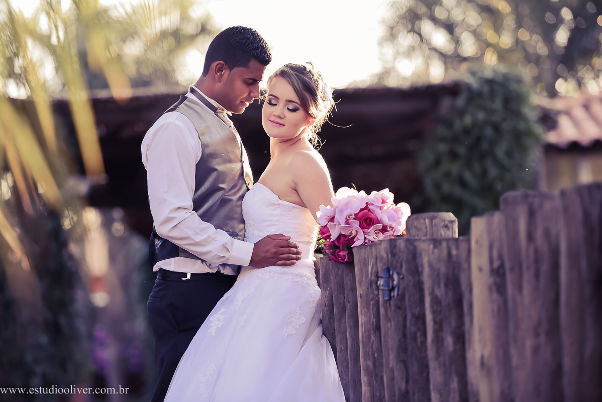 pos wedding, wedding, pos casamento, fotos depois casamento, fotos de ensaio pos casamento, fotos de casamento no leite ao pe da vaca, casamento em  serra do cipo , fotos românticas,  fotos despojadas, fotos de casal na no leite ao pe da vaca, fotos