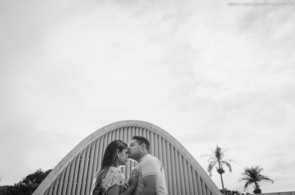pre wedding, wedding, pre casamento, fotos de pre casamento, fotos de pre wedding, fotos de casamento na cidade belo horizonte , casamento em belo horizonte , fotos românticas,  fotos despojadas, fotos de casal, fotos em  belo horizonte, sess&atilde