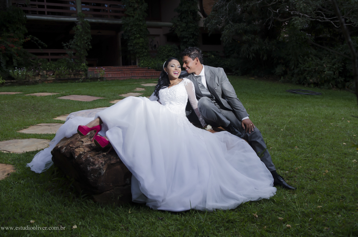 pre wedding, wedding, pre casamento, fotos de pre casamento, fotos de pre wedding, fotos de casamento na serra do cipo, casamento em  serra do cipo , fotos românticas,  fotos despojadas, fotos de casal, fotos em São francisco do Sul SC, sess&