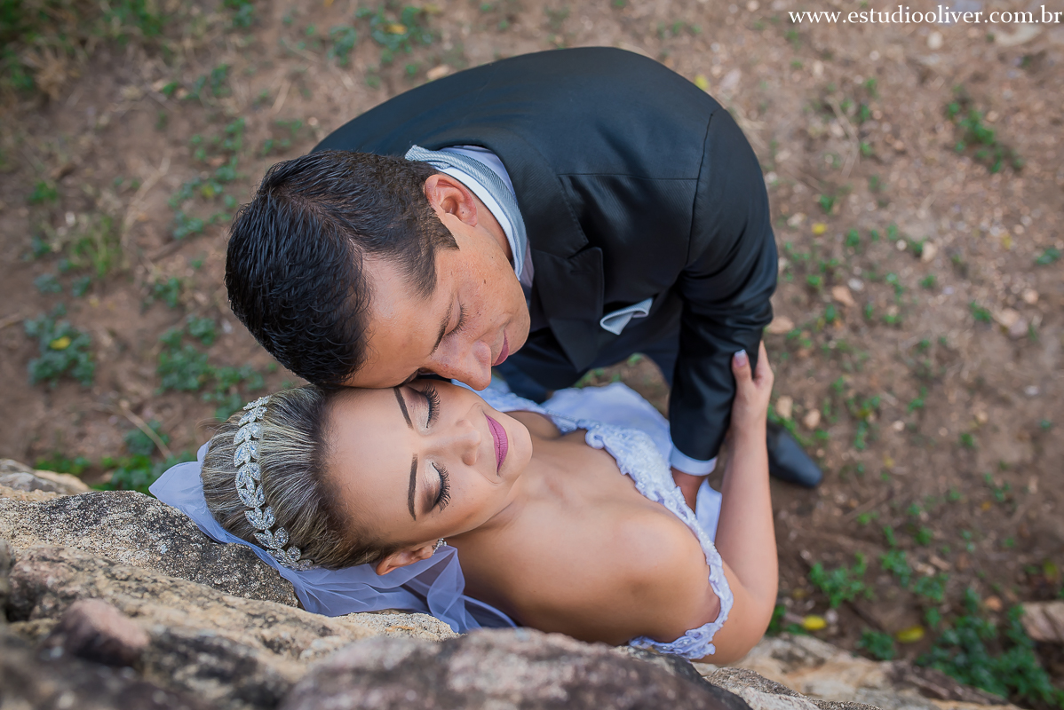 solar do engenho noiva em sete lagoas noivas em bh ensaio externo pos casamento vestido branco buqye de noiva rosa ensaio romantico
