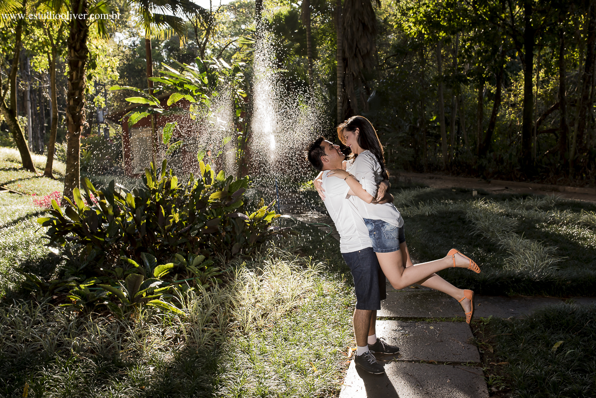 pre wedding, wedding, pre casamento, fotos de pre casamento, fotos de pre wedding, fotos de casamento na cidade Belo horizonte , casamento em  Belo horizonte , fotos românticas,  fotos despojadas, fotos de casal, fotos em Pedro Leopoldo mg, sess&ati