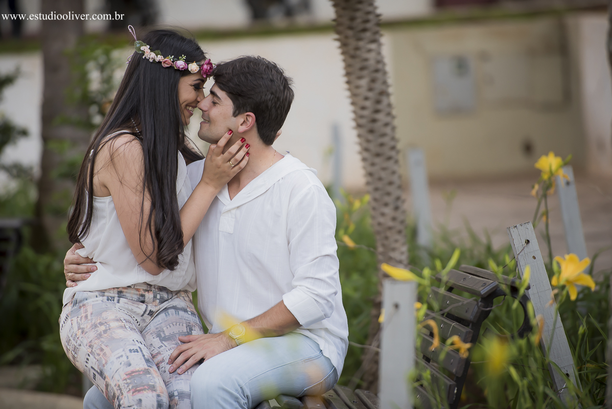 pre wedding, wedding, pre casamento, fotos de pre casamento, fotos de pre wedding, fotos de casamento na cidade mariana - mg, casamento em mariana -mg, fotos românticas,  fotos despojadas, fotos de casal, fotos em mariana, sessão fotogr&aacut