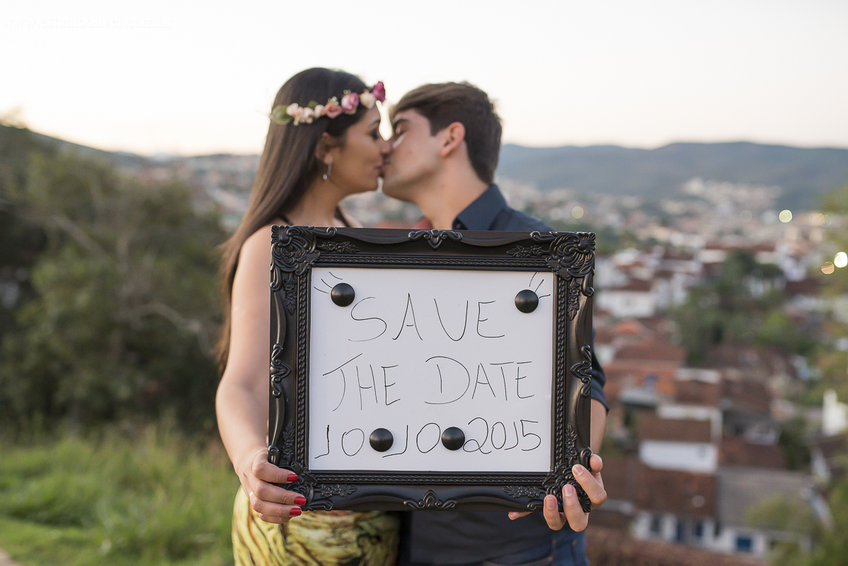 pre wedding, wedding, pre casamento, fotos de pre casamento, fotos de pre wedding, fotos de casamento na cidade mariana - mg, casamento em mariana -mg, fotos românticas,  fotos despojadas, fotos de casal, fotos em mariana, sessão fotogr&aacut