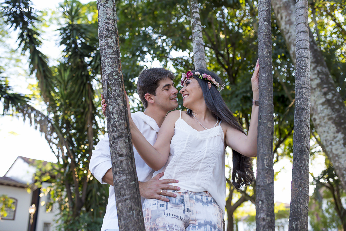 pre wedding, wedding, pre casamento, fotos de pre casamento, fotos de pre wedding, fotos de casamento na cidade mariana - mg, casamento em mariana -mg, fotos românticas,  fotos despojadas, fotos de casal, fotos em mariana, sessão fotogr&aacut