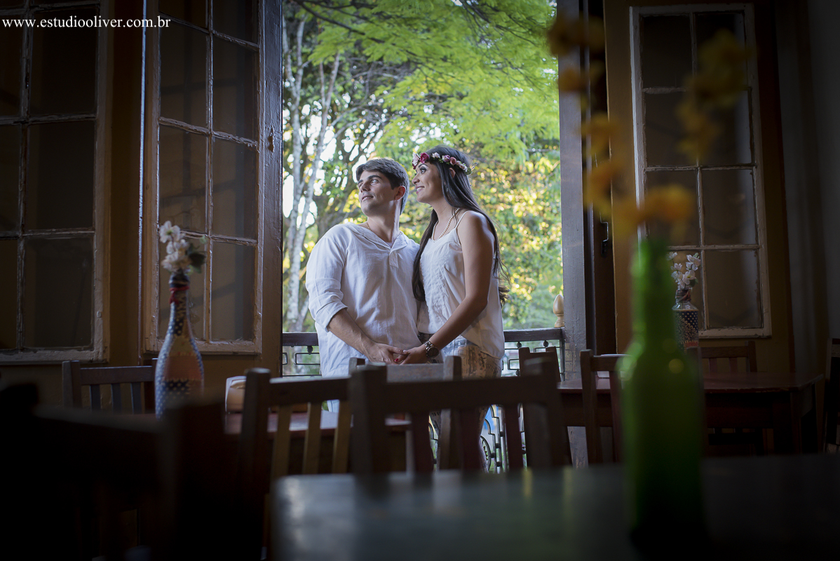 pre wedding, wedding, pre casamento, fotos de pre casamento, fotos de pre wedding, fotos de casamento na cidade mariana - mg, casamento em mariana -mg, fotos românticas,  fotos despojadas, fotos de casal, fotos em mariana, sessão fotogr&aacut