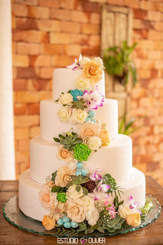 DECORA DE CASAMENTO, DECORAÇÃO CASAMENTO DE DIA, BOLO DE CASAMENTO, BOLO DE CASAMENTO COM FLORES , ESTANCIA DA LAGOA, ESTUDIO OLIVER, FOTOGRAFO DE CASAMENTO, FOTOGRAFO EM BETIM