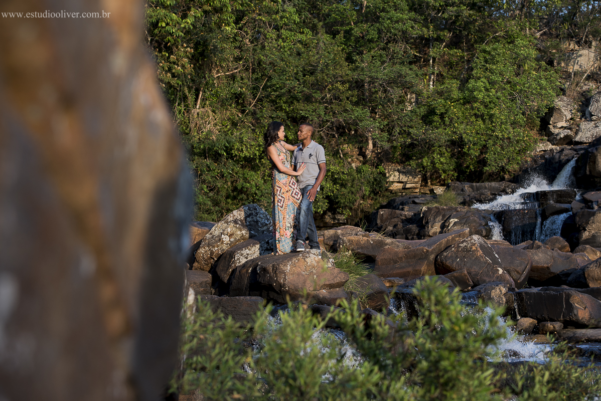 pre wedding, wedding, pre casamento, fotos de pre casamento, fotos de pre wedding, fotos de casamento na serra do cipo, casamento em  serra do cipo , fotos românticas,  fotos despojadas, fotos de casal, fotos em São francisco do Sul SC, sess&