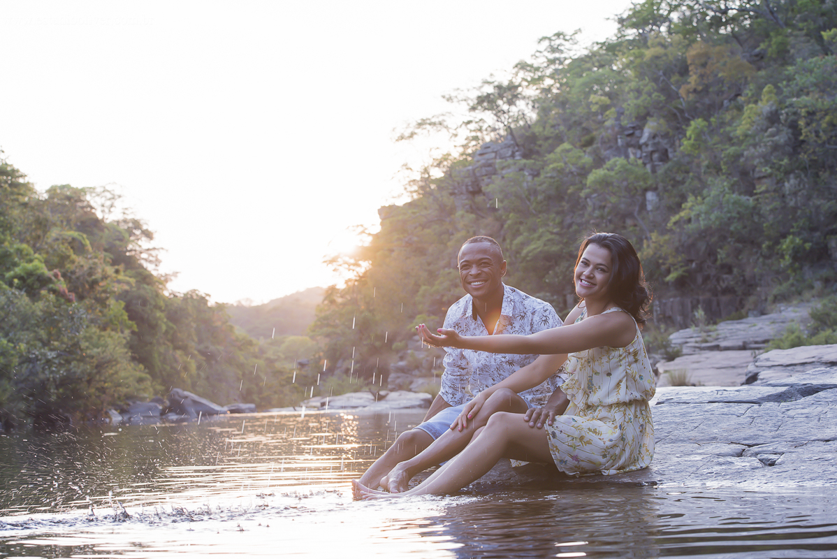 pre wedding, wedding, pre casamento, fotos de pre casamento, fotos de pre wedding, fotos de casamento na serra do cipo, casamento em  serra do cipo , fotos românticas,  fotos despojadas, fotos de casal, fotos em São francisco do Sul SC, sess&