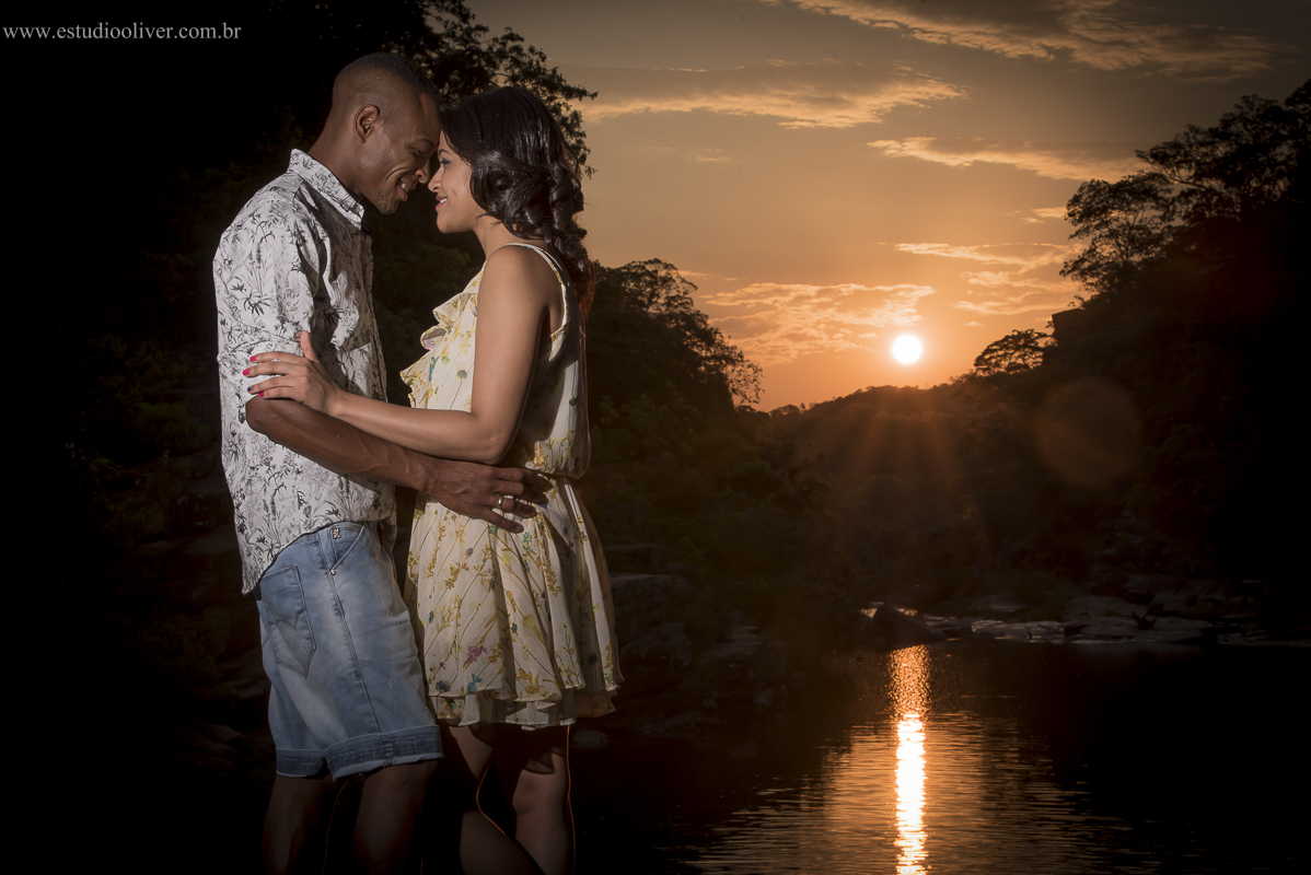 pre wedding, wedding, pre casamento, fotos de pre casamento, fotos de pre wedding, fotos de casamento na serra do cipo, casamento em  serra do cipo , fotos românticas,  fotos despojadas, fotos de casal, fotos em São francisco do Sul SC, sess&
