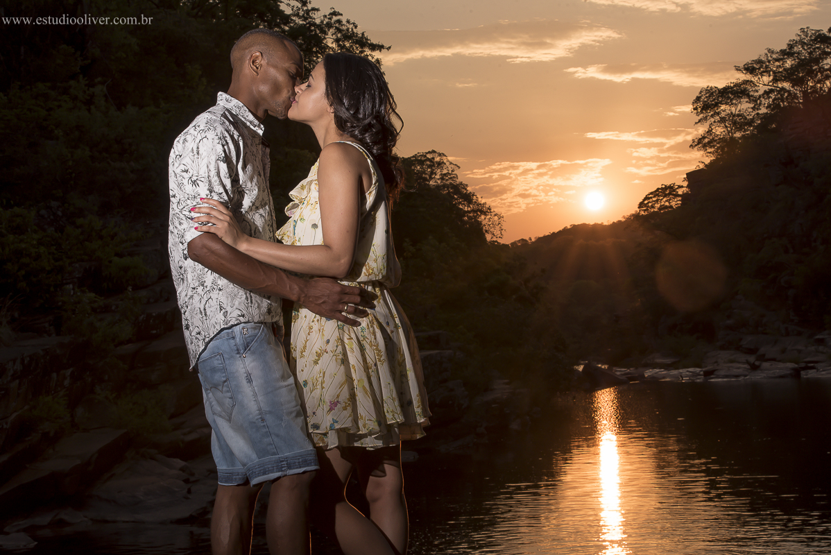 pre wedding, wedding, pre casamento, fotos de pre casamento, fotos de pre wedding, fotos de casamento na serra do cipo, casamento em  serra do cipo , fotos românticas,  fotos despojadas, fotos de casal, fotos em São francisco do Sul SC, sess&