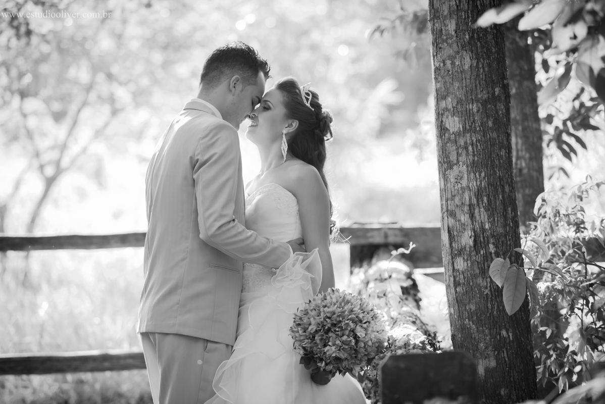 pos wedding, wedding, pos casamento, fotos depois casamento, fotos de ensaio pos casamento, fotos de casamento no santo antonio do leite , casamento em  serra do cipo , fotos românticas,  fotos despojadas, fotos de casal na no leite ao pe da vaca, f