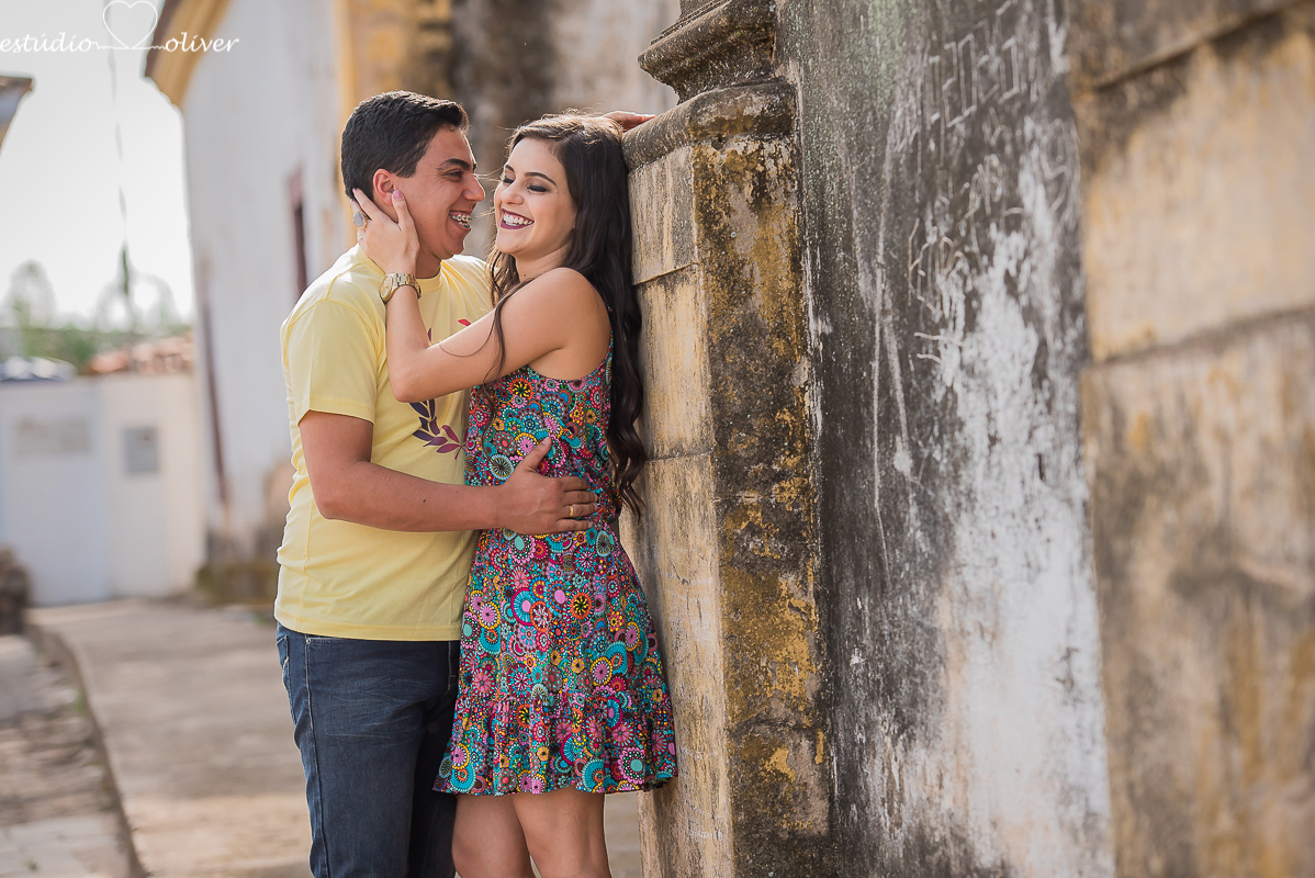 pre casamento cidade historica  flores casamento vestido branco noiva noivo amor carinho ensaio divertido ensaio em belo horizonte ensaio romântico
