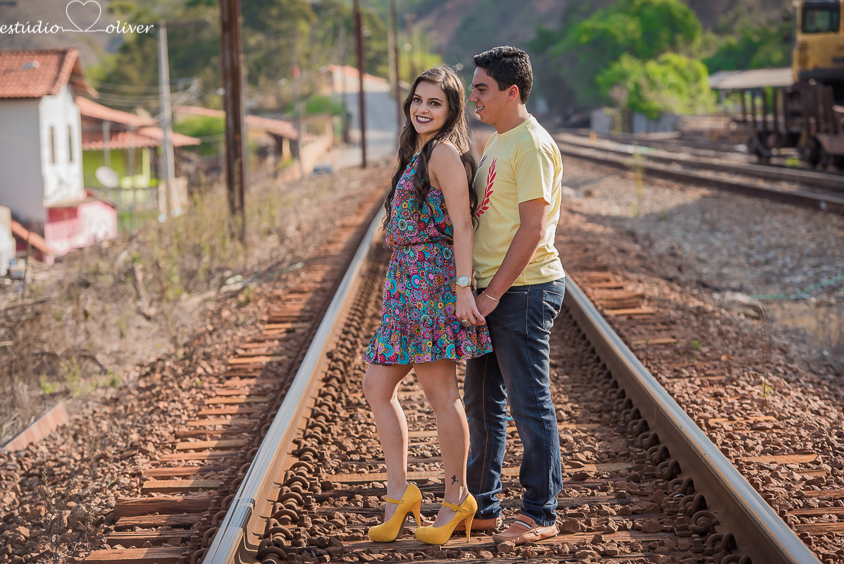 pre casamento cidade historica  flores casamento vestido branco noiva noivo amor carinho ensaio divertido ensaio em belo horizonte ensaio romântico