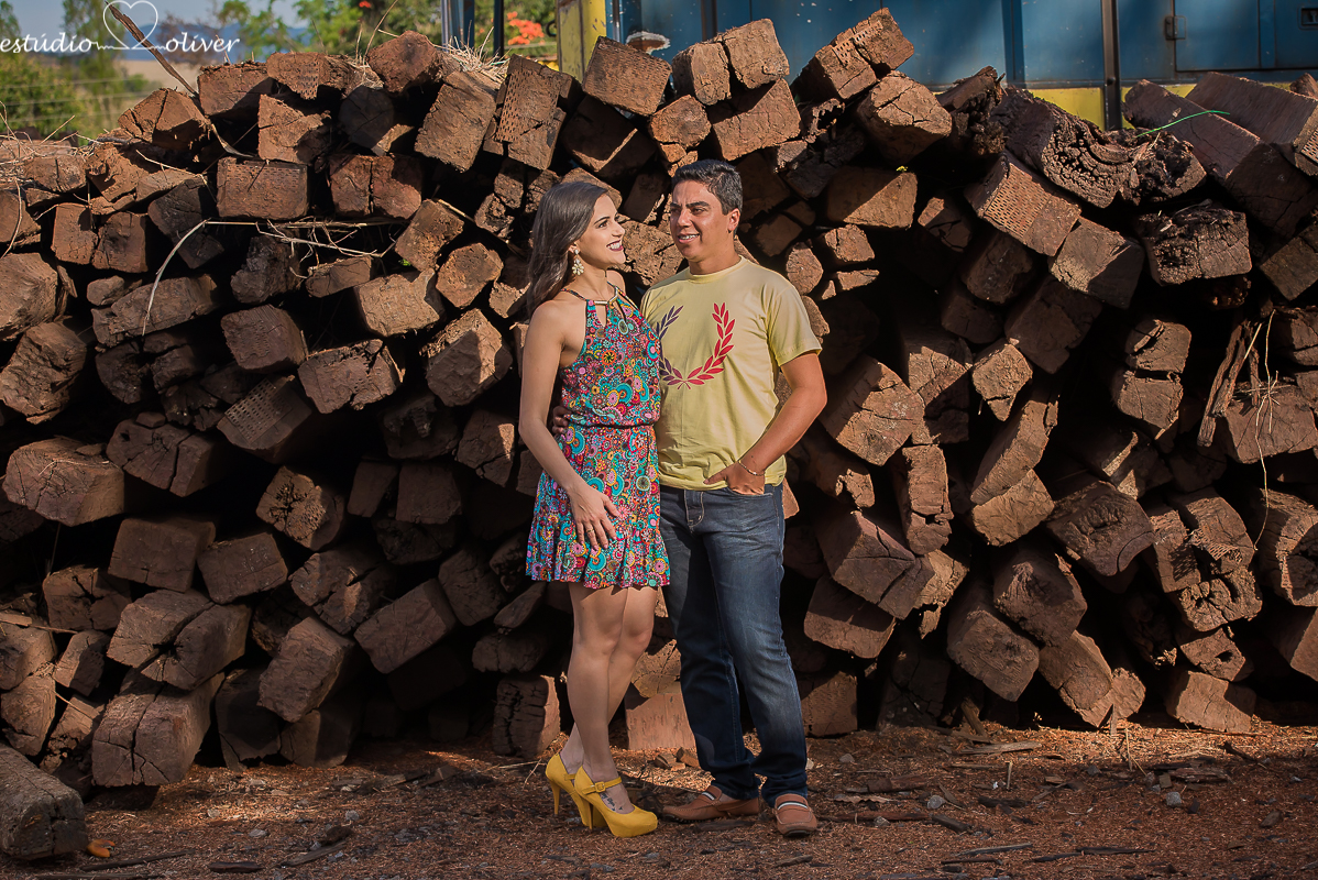 pre casamento cidade historica  flores casamento vestido branco noiva noivo amor carinho ensaio divertido ensaio em belo horizonte ensaio romântico