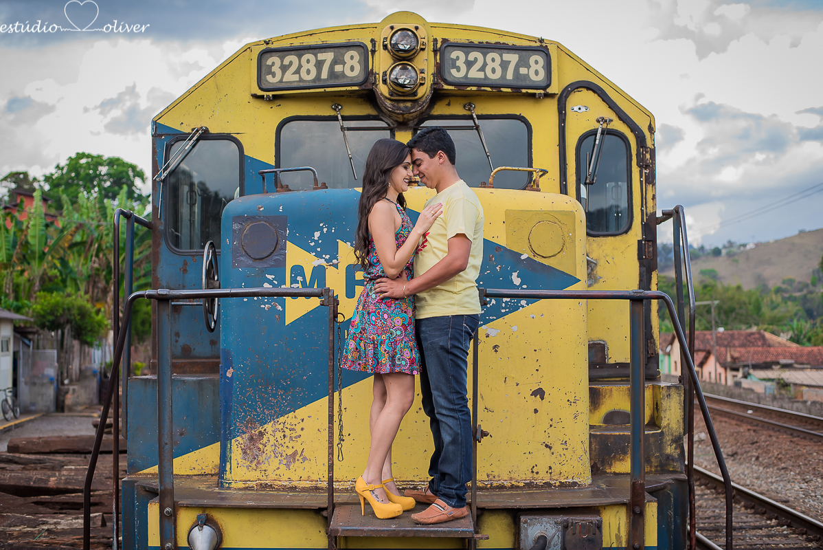 pre casamento cidade historica  flores casamento vestido branco noiva noivo amor carinho ensaio divertido ensaio em belo horizonte ensaio romântico